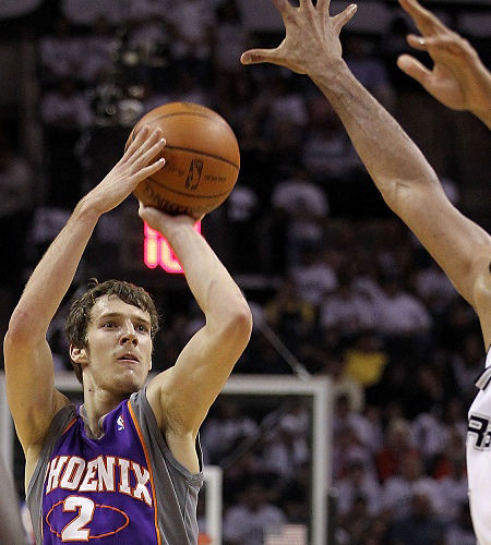 38亿美元 38亿美元